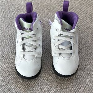 Nike Kids White and Purple Sneakers